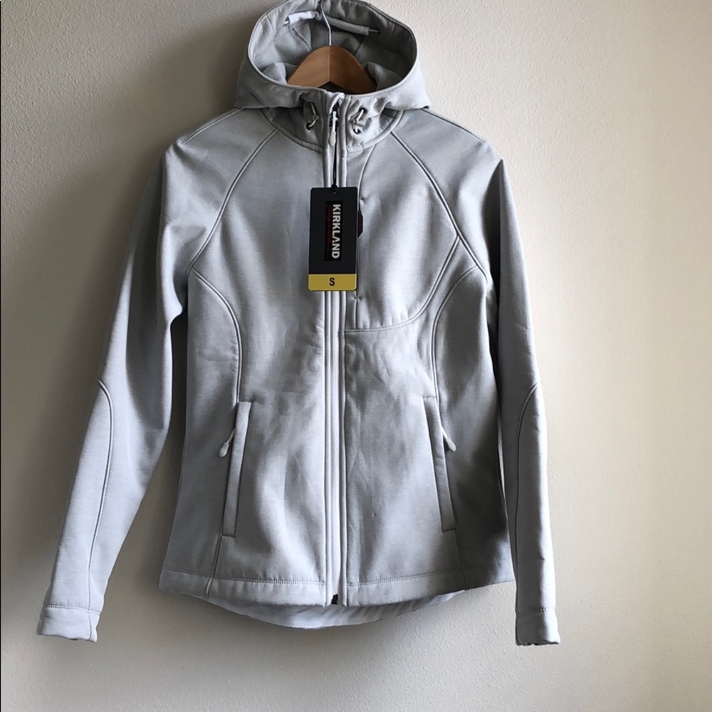 NWT • SOFTSHELL jacket
